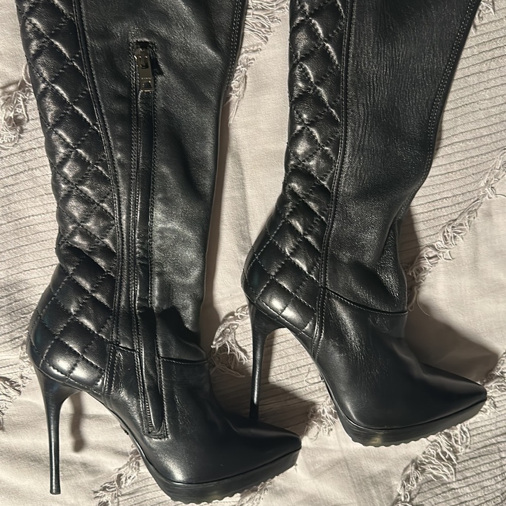 Burberry OTK black leather boots, 7 US, 37.5 EU. Worn 4 times, excellent cond. - Picture 8 of 14